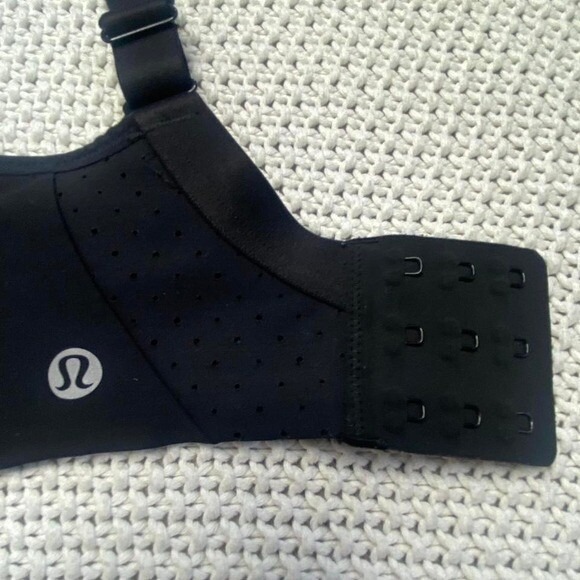 Lululemon Sports Bra - Picture 5 of 6